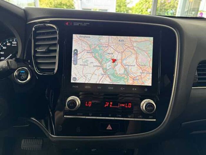 Mitsubishi Outlander 2.4 4WD Plug-In Hybrid Top