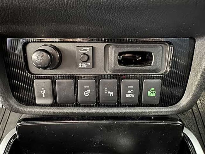 Mitsubishi Outlander 2.4 4WD Plug-In Hybrid Top