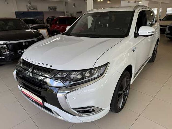 Mitsubishi Outlander 2.4 4WD Plug-In Hybrid Top