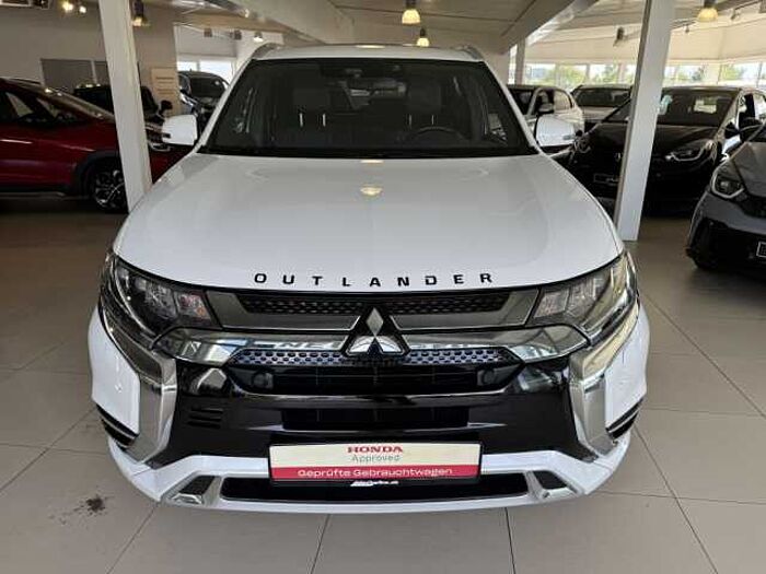 Mitsubishi Outlander 2.4 4WD Plug-In Hybrid Top