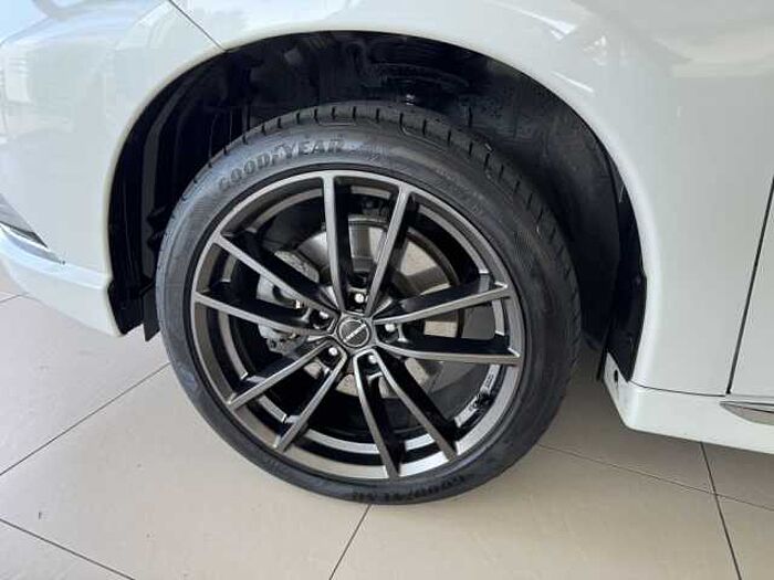 Mitsubishi Outlander 2.4 4WD Plug-In Hybrid Top