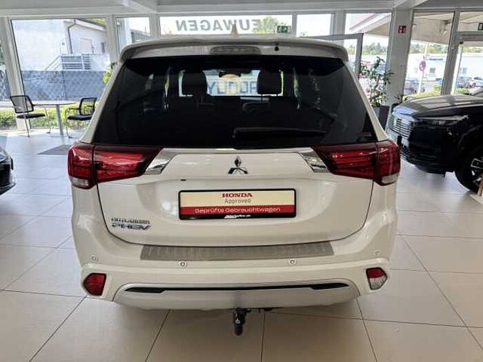 Mitsubishi Outlander 2.4 4WD Plug-In Hybrid Top