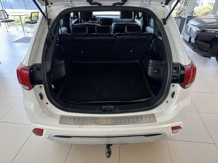 Mitsubishi Outlander 2.4 4WD Plug-In Hybrid Top