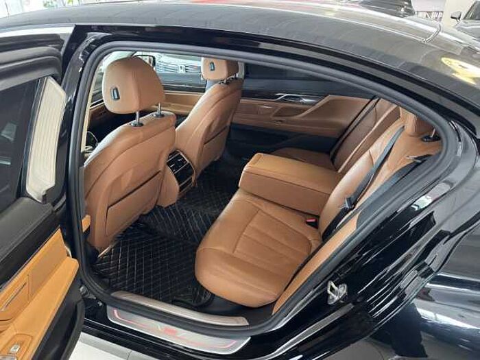 BMW 740Li 7er
