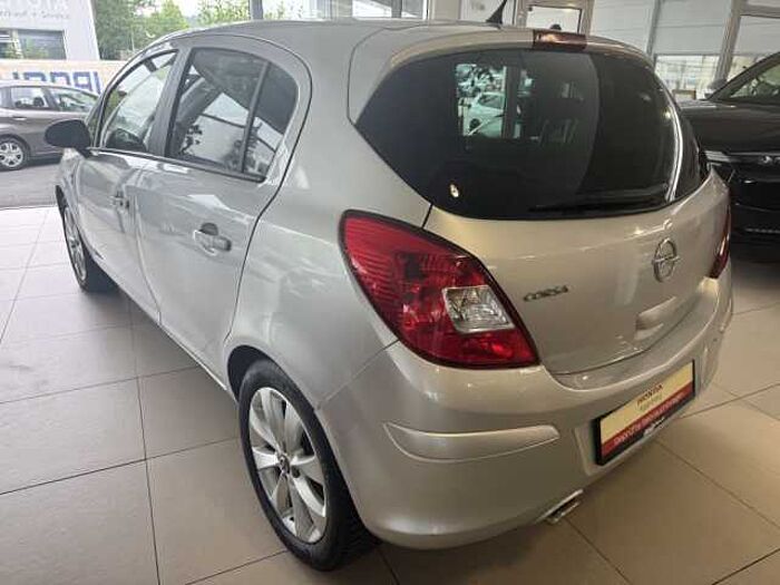 Opel Corsa 1.4 16V Selection Pkw