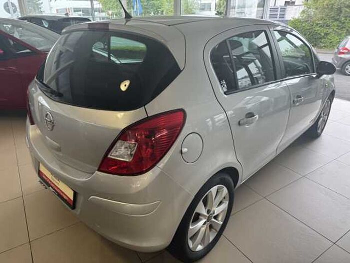 Opel Corsa 1.4 16V Selection Pkw
