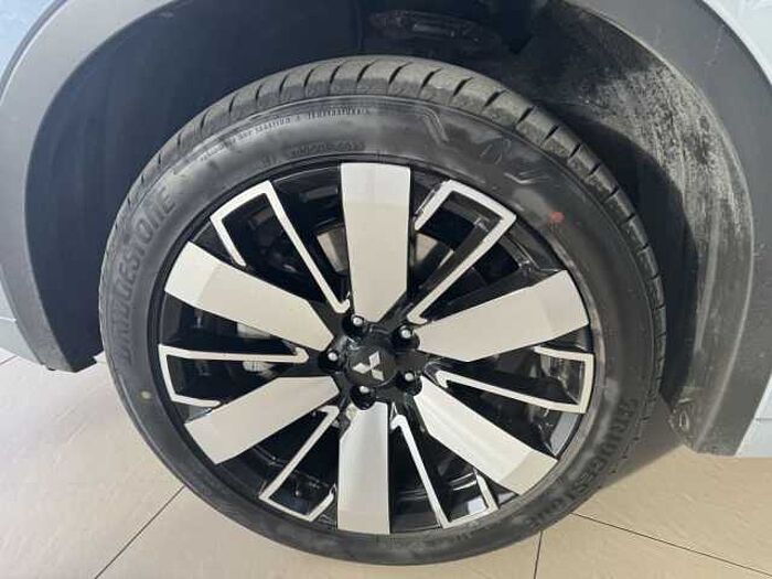 Mitsubishi Outlander 2.4 4WD Plug-In Hybrid Top