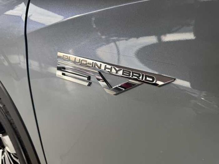 Mitsubishi Outlander 2.4 4WD Plug-In Hybrid Top