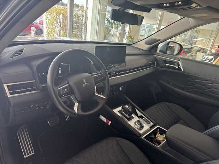 Mitsubishi Outlander 2.4 4WD Plug-In Hybrid Top