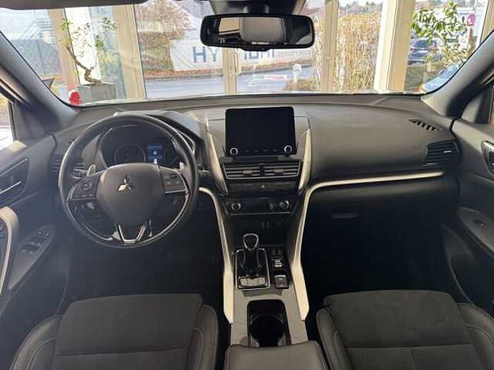 Mitsubishi Eclipse Cross Plug-In Hybrid 4WD Plus