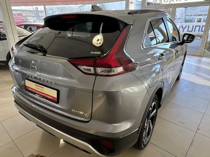 Mitsubishi Eclipse Cross Plug-In Hybrid 4WD Plus