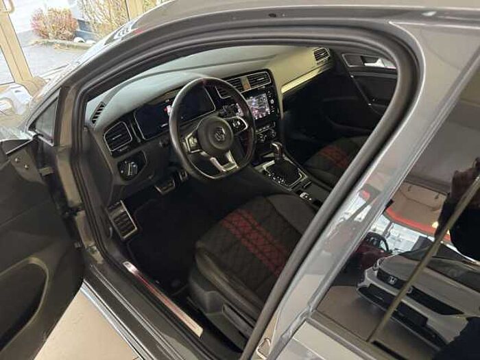 Volkswagen Golf GTI TCR 2.0 TSI OPF DSG