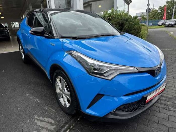 Toyota C-HR Hybrid Style Selection