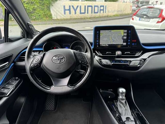 Toyota C-HR Hybrid Style Selection