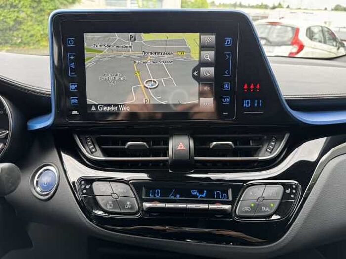 Toyota C-HR Hybrid Style Selection