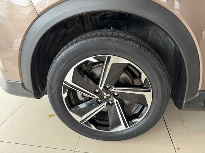 Mitsubishi Eclipse Cross Plug-In Hybrid 4WD Basis