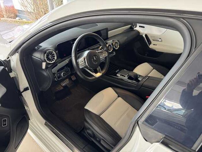 Mercedes-Benz CLA 180 d 7G-DCT AMG Line