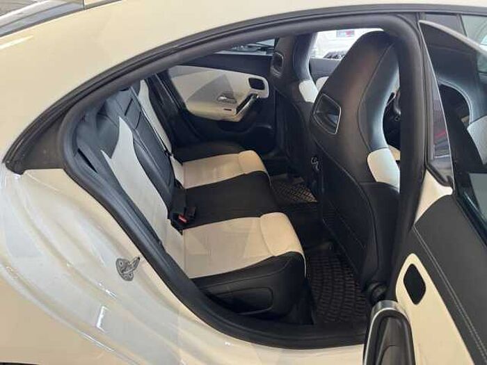 Mercedes-Benz CLA 180 d 7G-DCT AMG Line