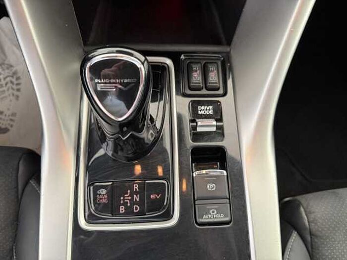 Mitsubishi Eclipse Cross Plug-In Hybrid 4WD Plus Select