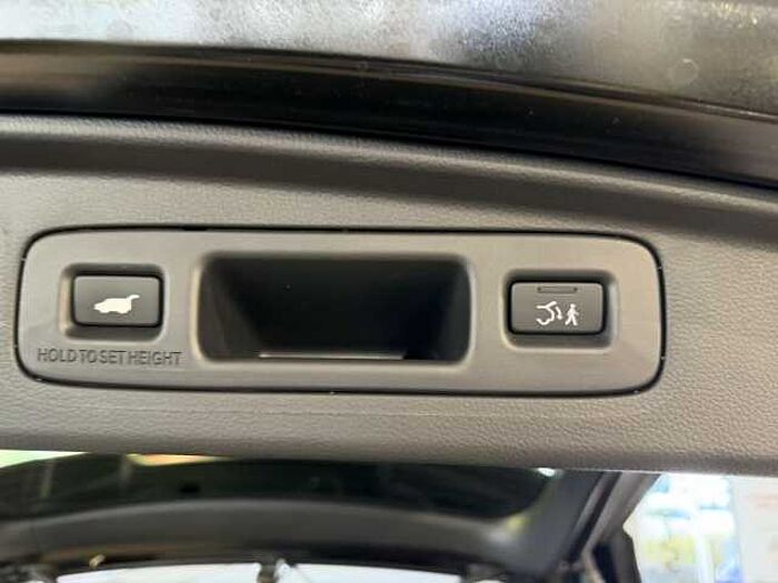 Honda CR-V e: HEV 2.0 i-MMD Hybrid AWD Elegance