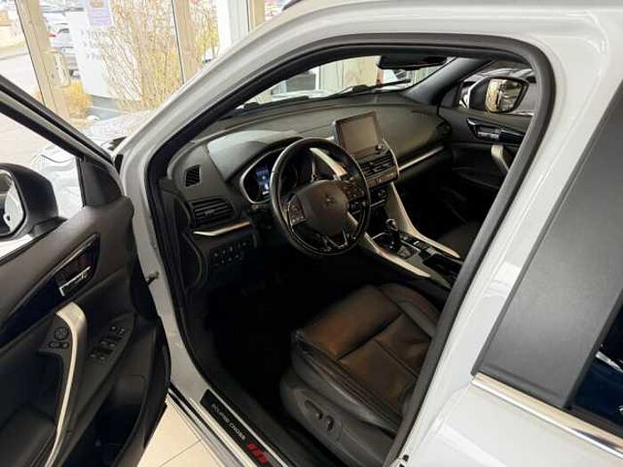 Mitsubishi Eclipse Cross Plug-In Hybrid 4WD Top Styling Paket