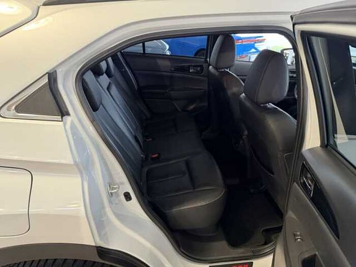 Mitsubishi Eclipse Cross Plug-In Hybrid 4WD Top Styling Paket