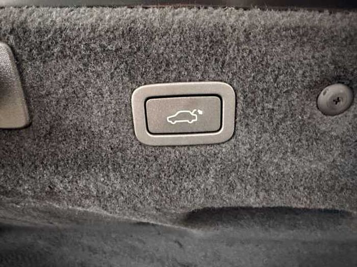 Jaguar XF 20d Aut. Chequered Flag