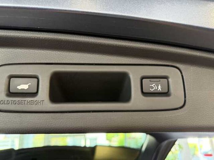 Honda CR-V e: HEV 2.0 i-MMD Hybrid AWD Elegance