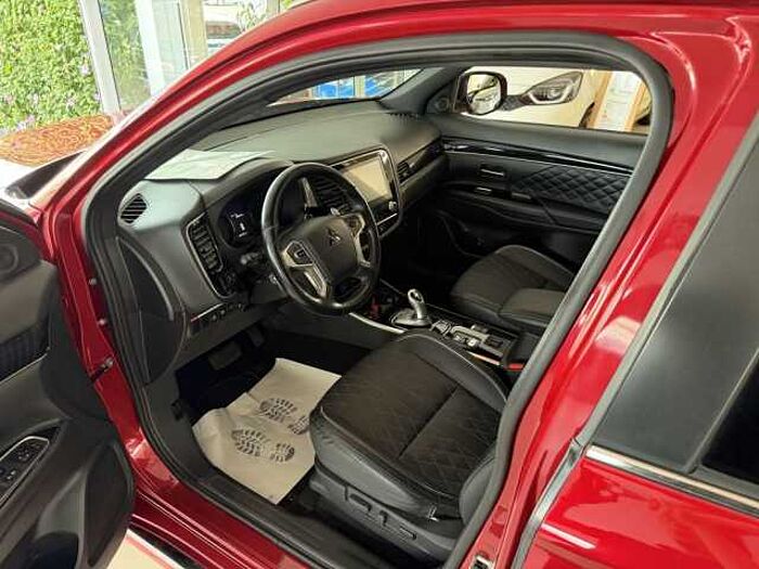 Mitsubishi Outlander 2.4 4WD Plug-In Hybrid Spirit