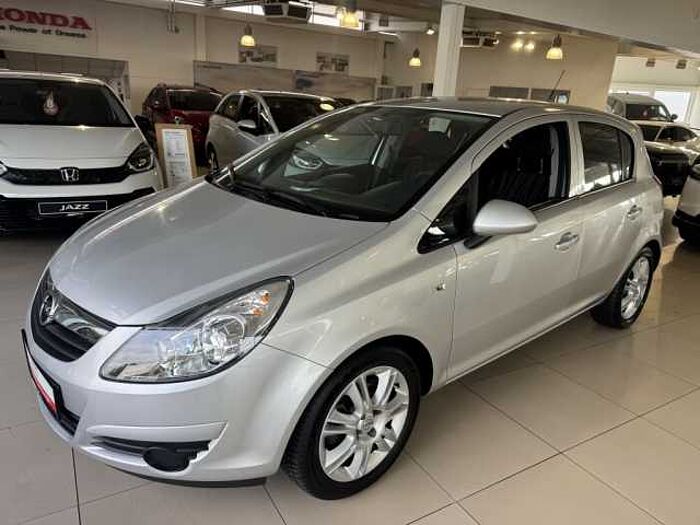 Opel Corsa 1.2 16V Easytronic Innovation Pkw