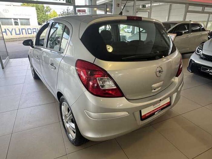 Opel Corsa 1.2 16V Easytronic Innovation Pkw