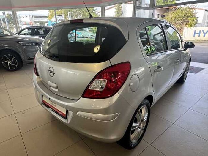 Opel Corsa 1.2 16V Easytronic Innovation Pkw