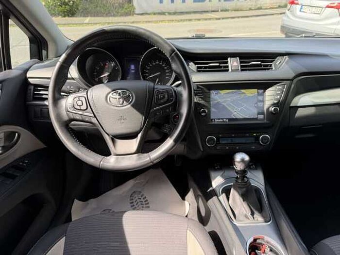 Toyota Avensis Touring Sports 1.8 Edition S+