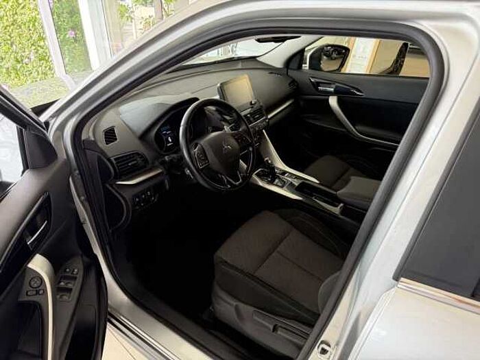 Mitsubishi Eclipse Cross Plug-In Hybrid 4WD Basis