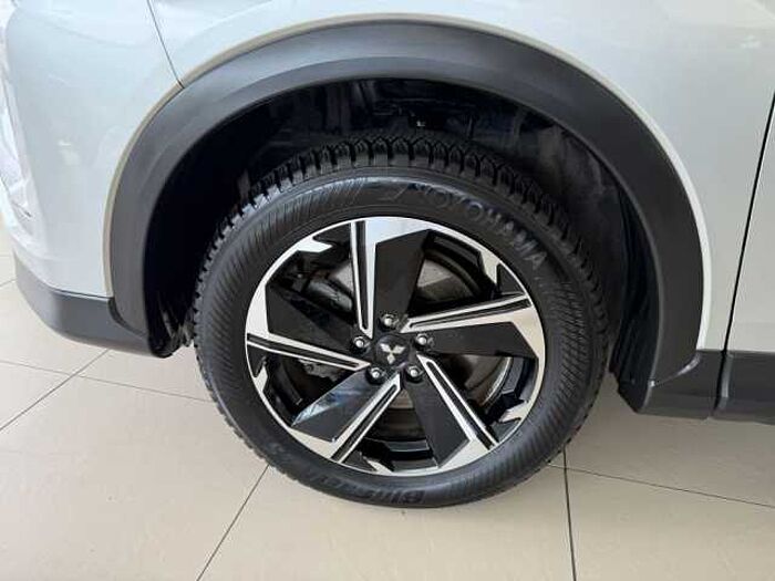 Mitsubishi Eclipse Cross Plug-In Hybrid 4WD Basis